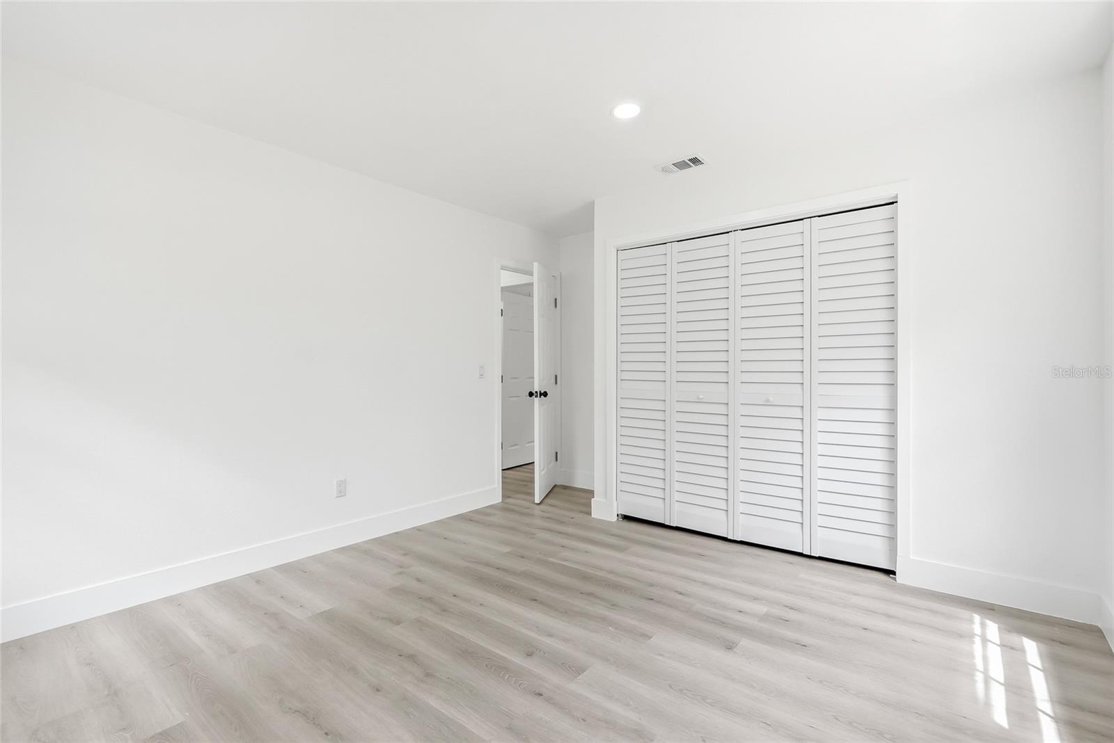 5300 Tower St Property Photo 19
