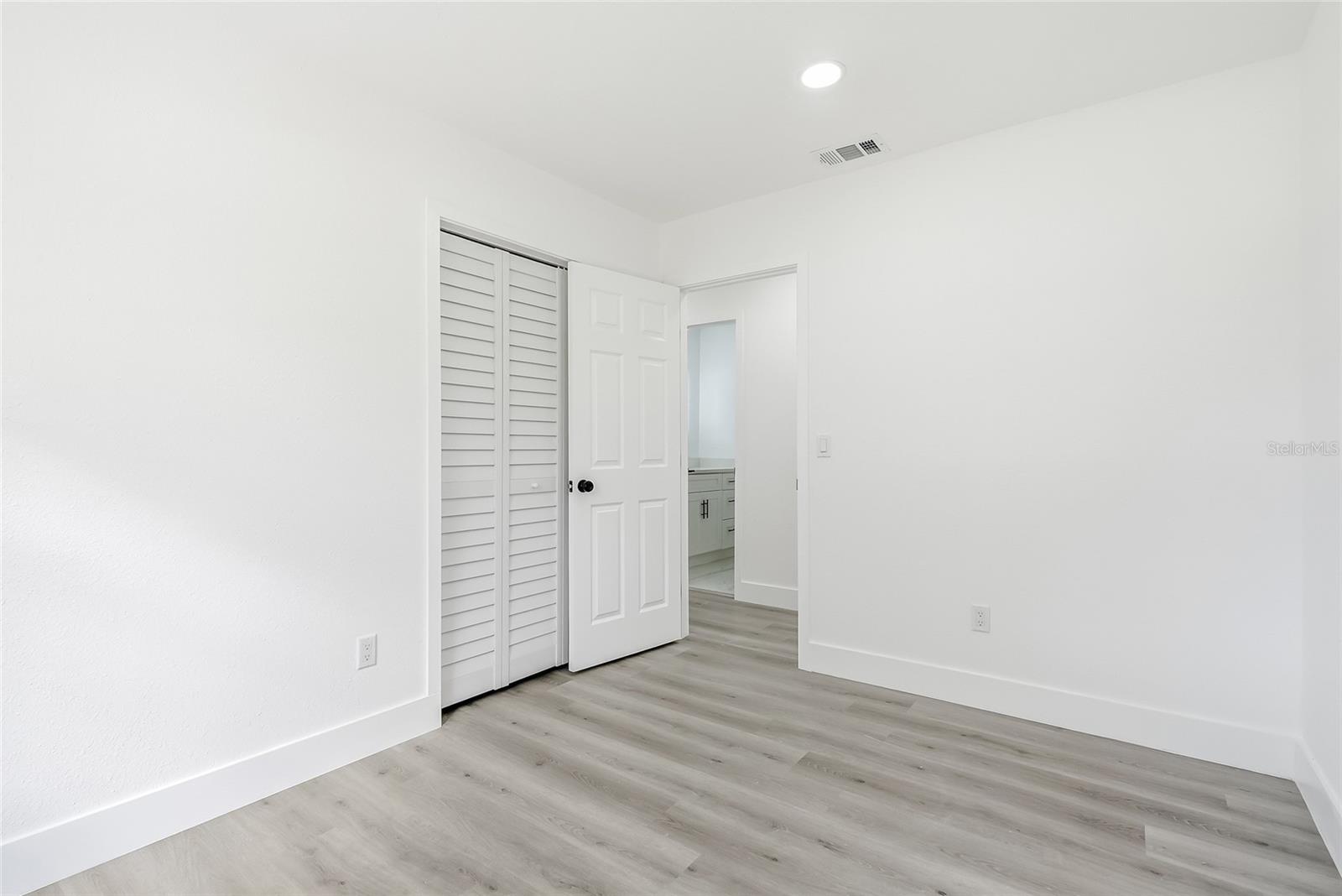 5300 Tower St Property Photo 21