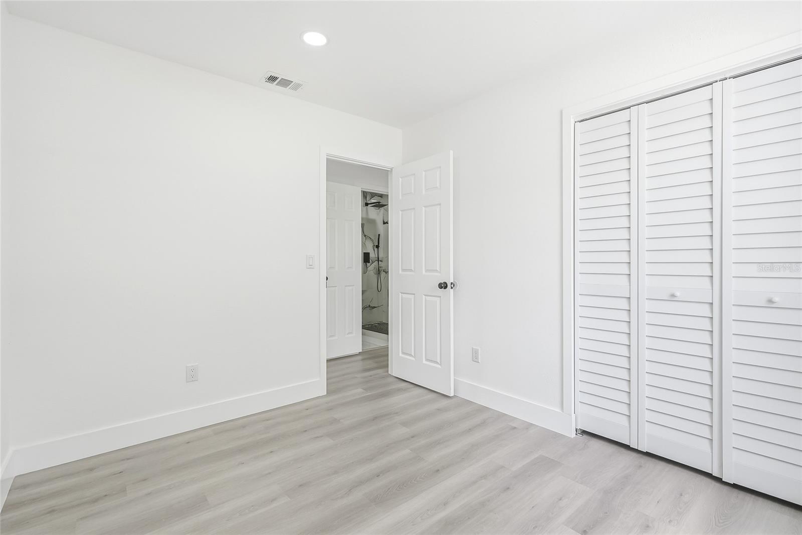 5300 Tower St Property Photo 25