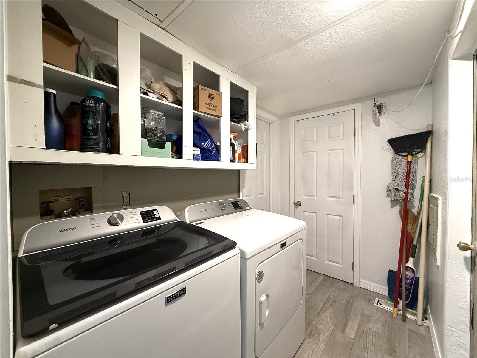 2703 Aein Rd Property Photo 5