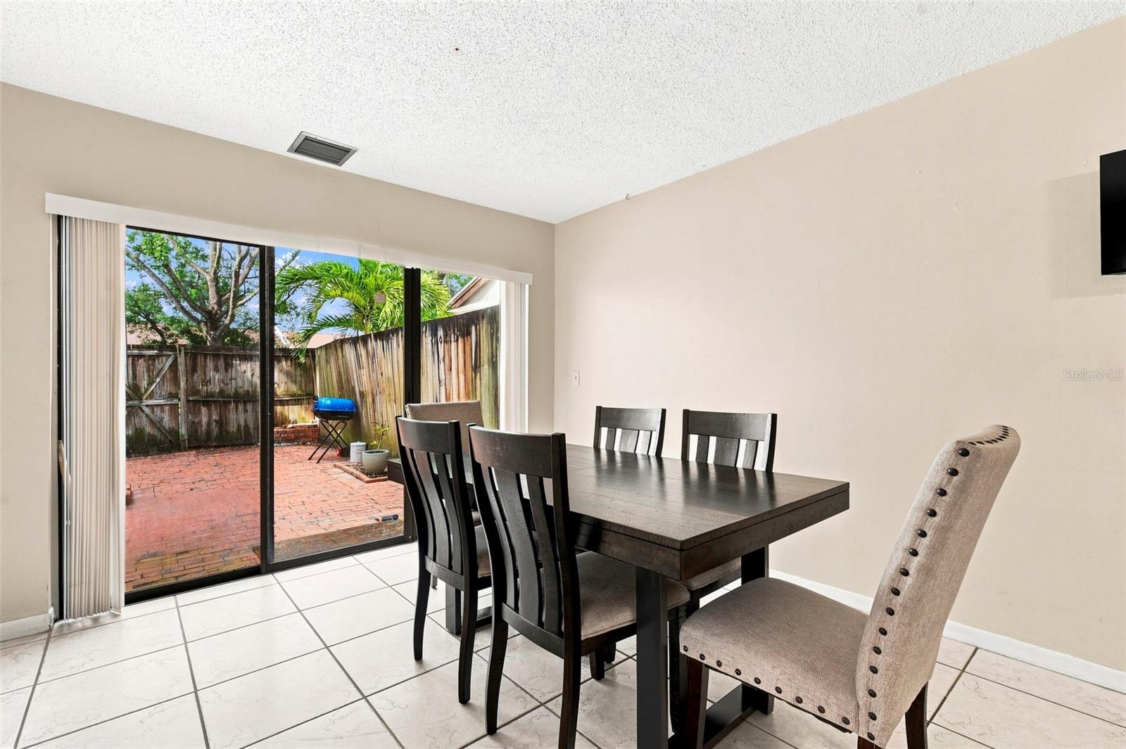 2095 Sunset Point Rd #2302 Property Photo 12