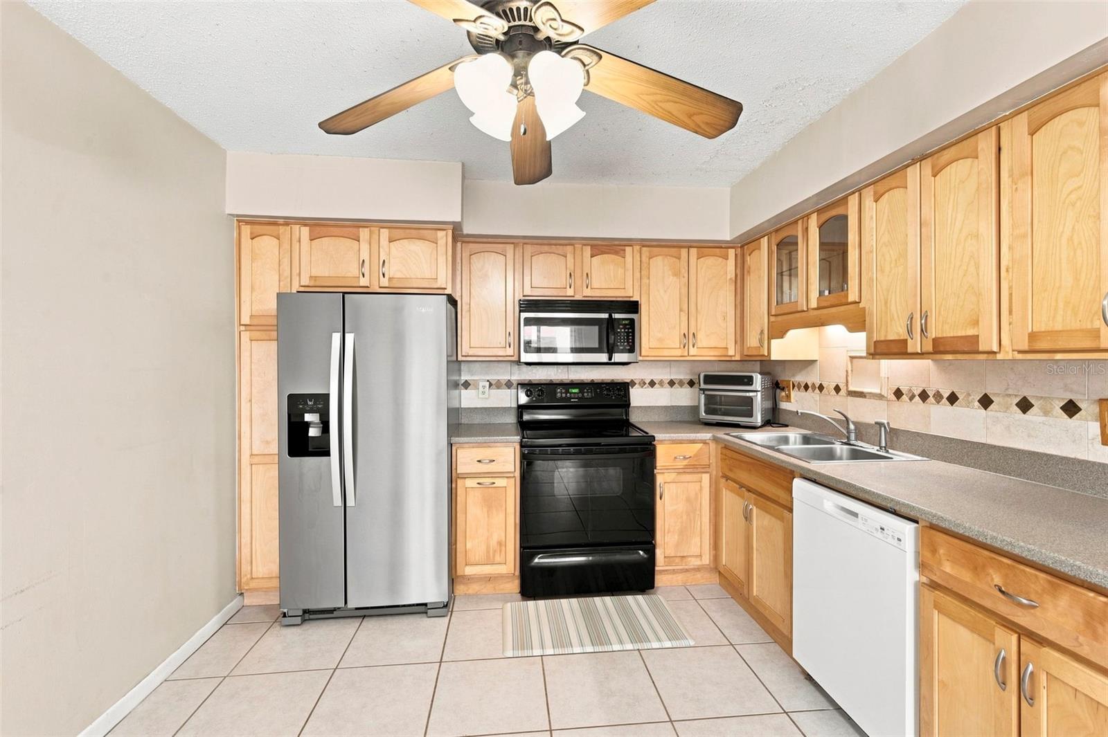 2095 Sunset Point Rd #2302 Property Photo 18