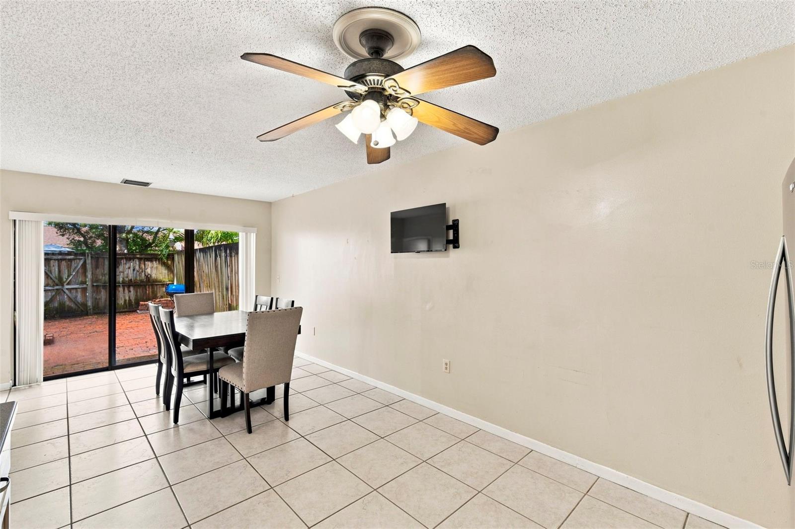2095 Sunset Point Rd #2302 Property Photo 21