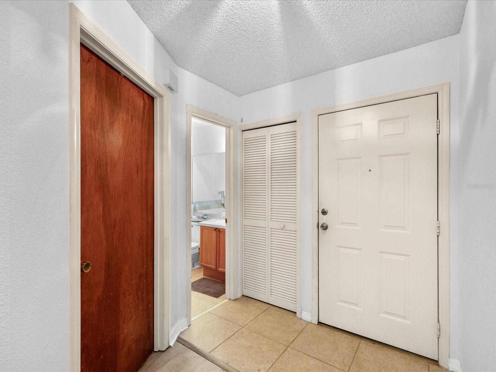 2538 W Brook Ln Property Photo 6