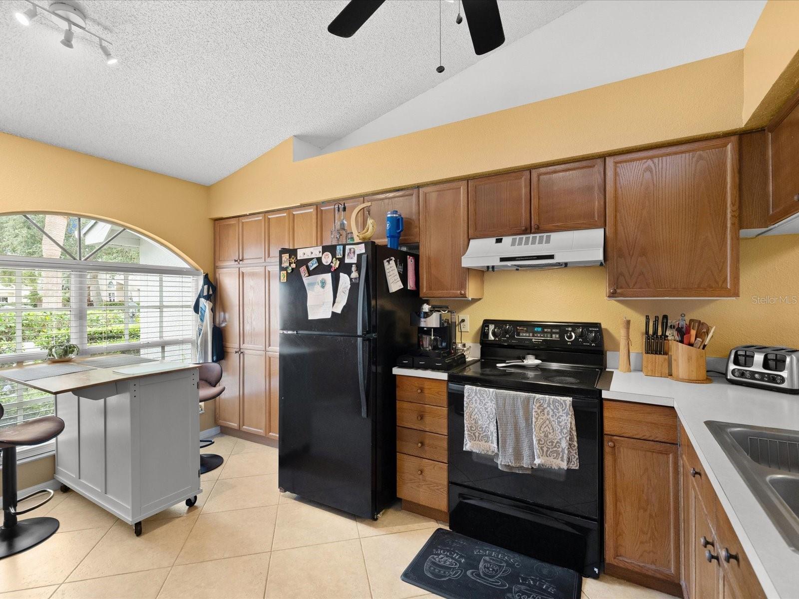 2538 W Brook Ln Property Photo 7