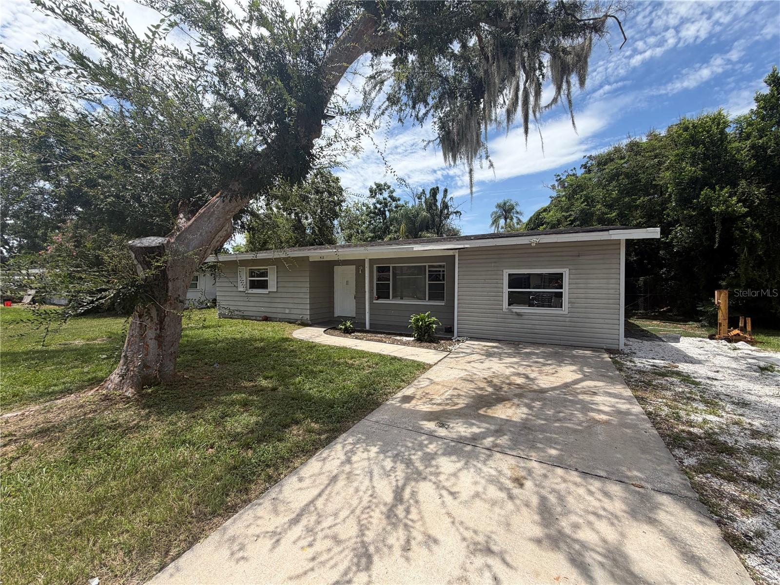 912 SKYVIEW DR Property Photo 1