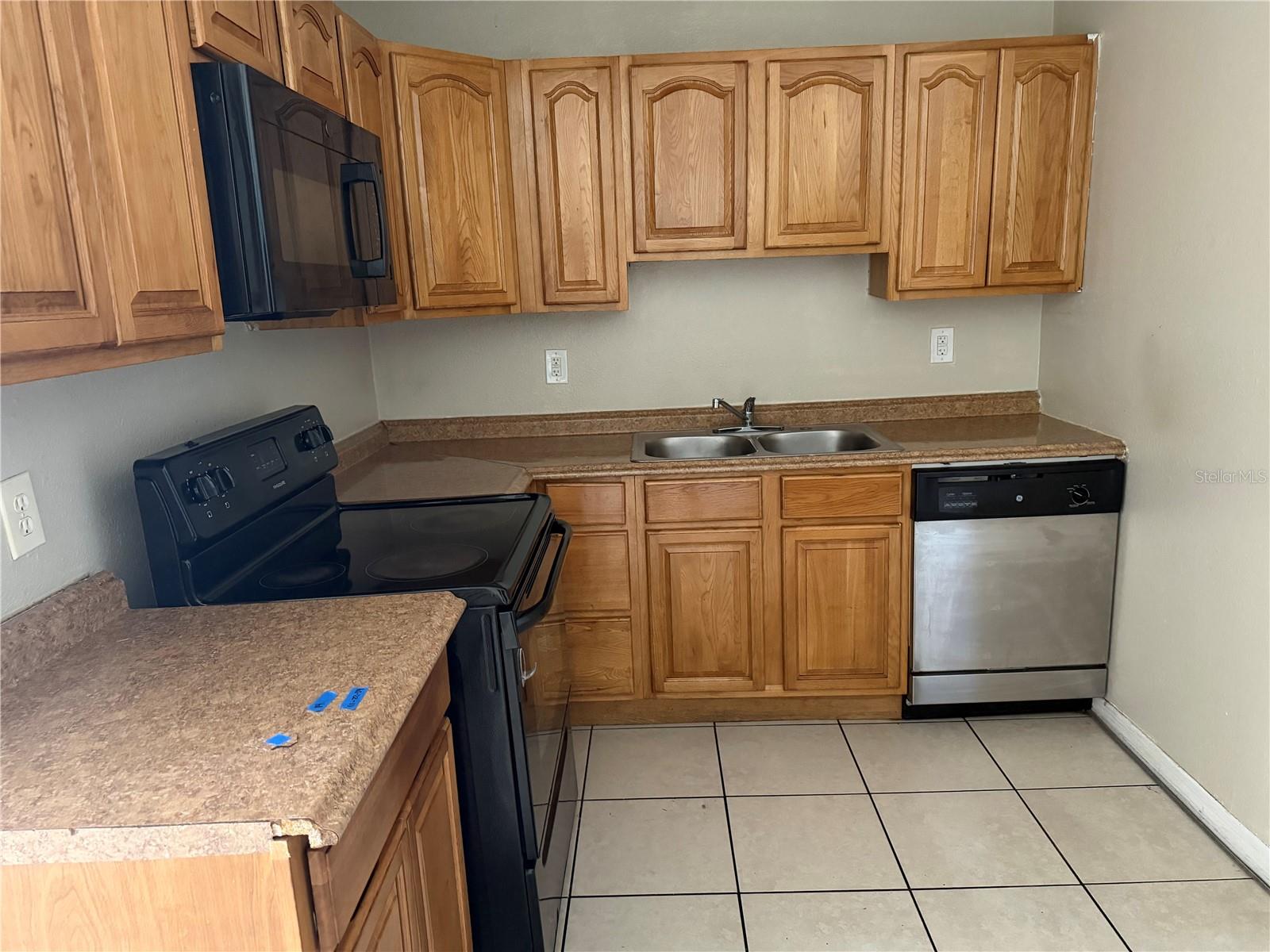 912 Skyview Dr Property Photo 3