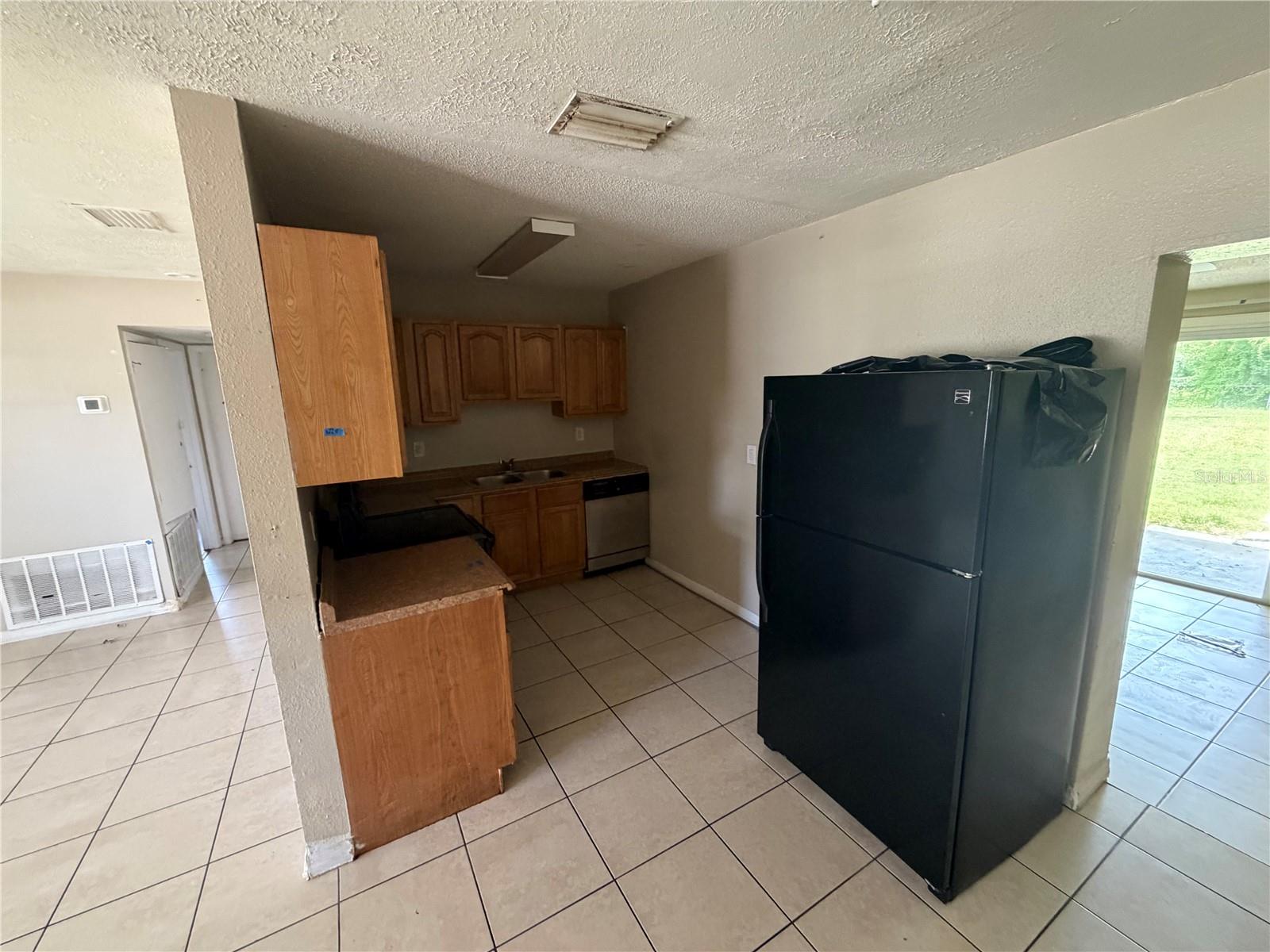 912 Skyview Dr Property Photo 4