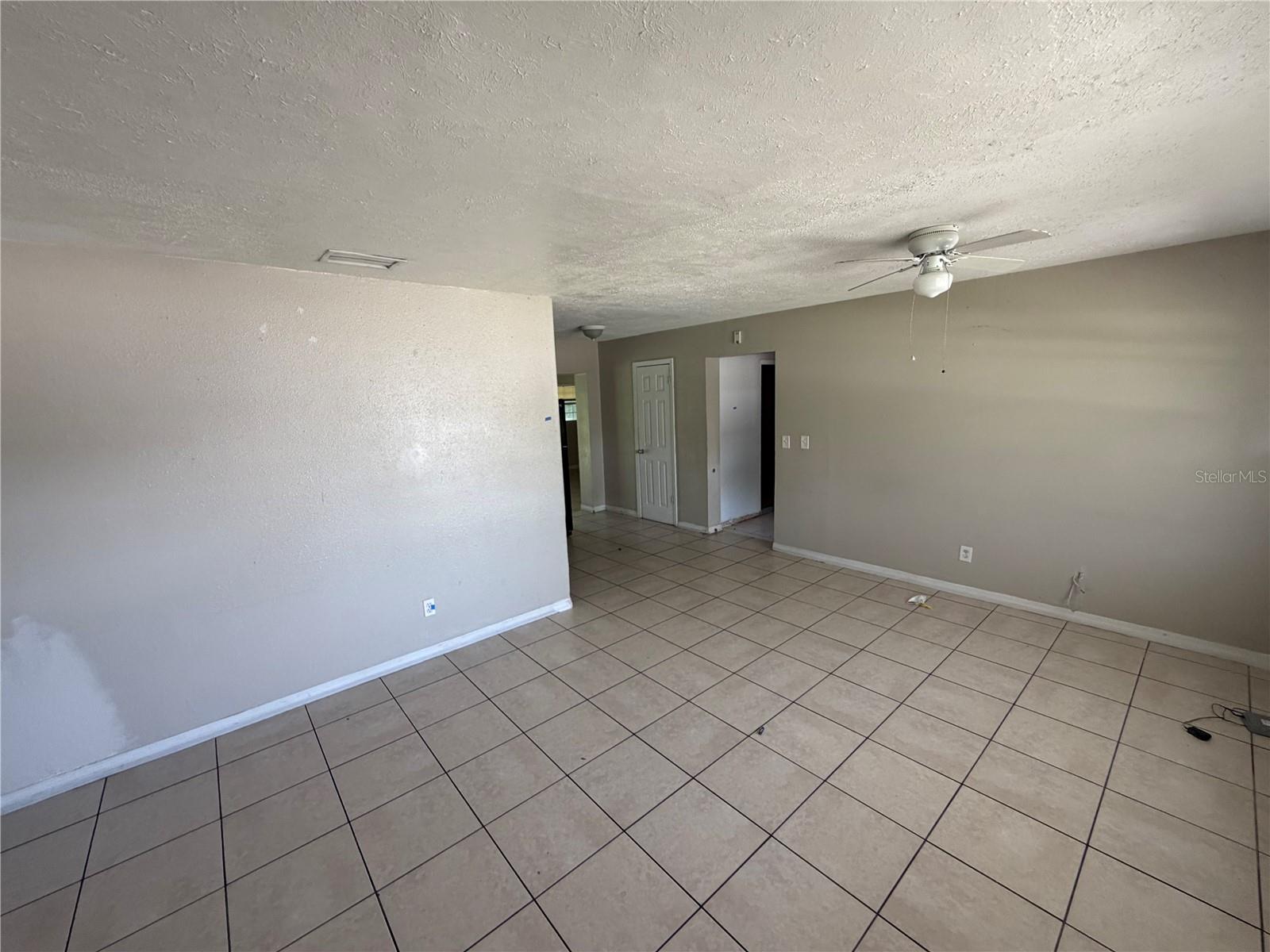 912 Skyview Dr Property Photo 6