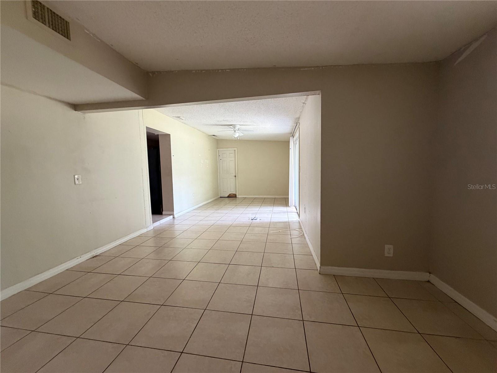 912 Skyview Dr Property Photo 7