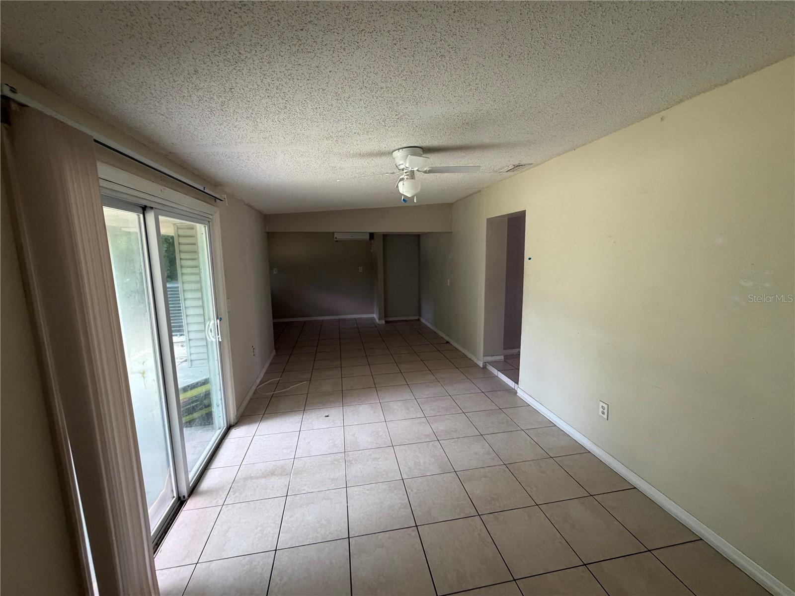 912 Skyview Dr Property Photo 8