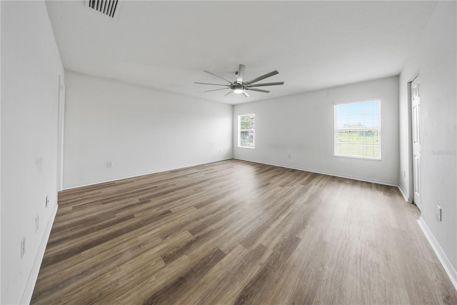 9515 Simeon Dr Property Photo 16