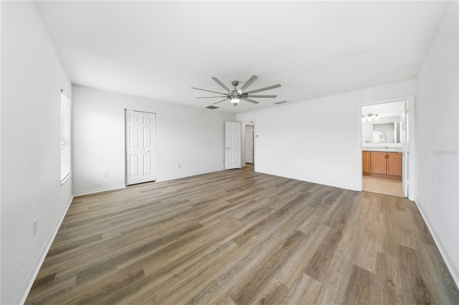 9515 Simeon Dr Property Photo 17