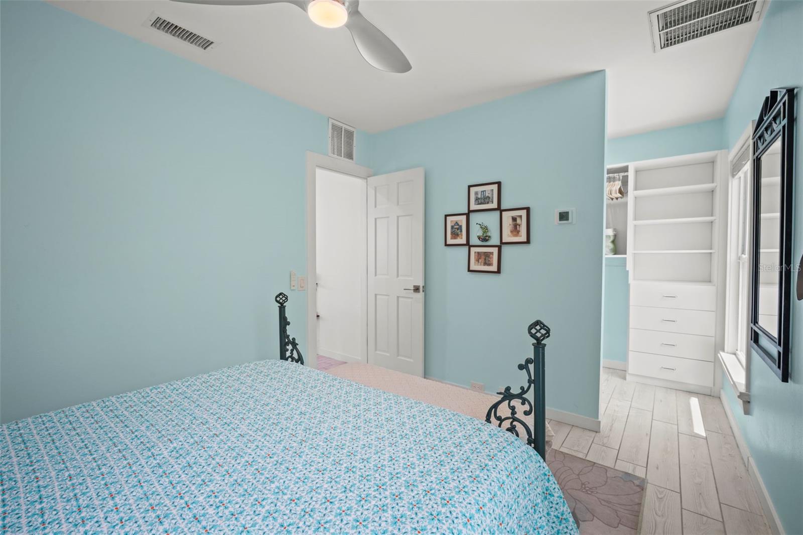 1841 Laurel St Property Photo 23