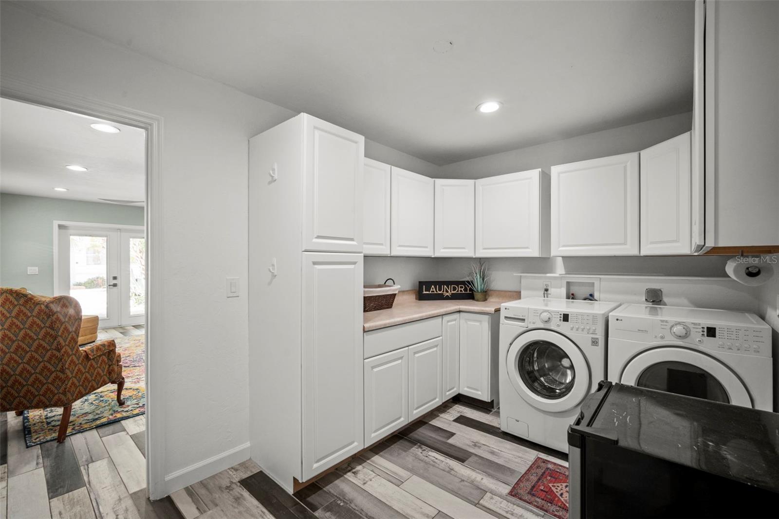 1841 Laurel St Property Photo 29