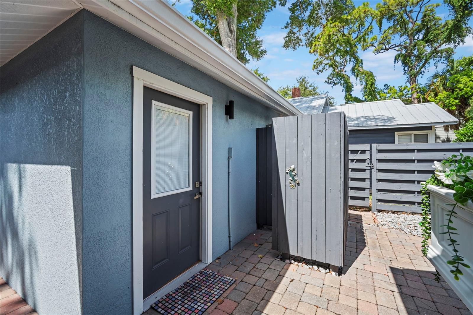 1841 Laurel St Property Photo 32
