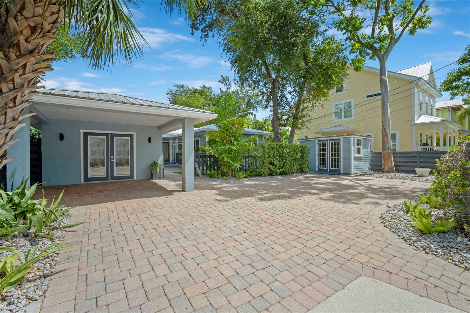 1841 Laurel St Property Photo 39
