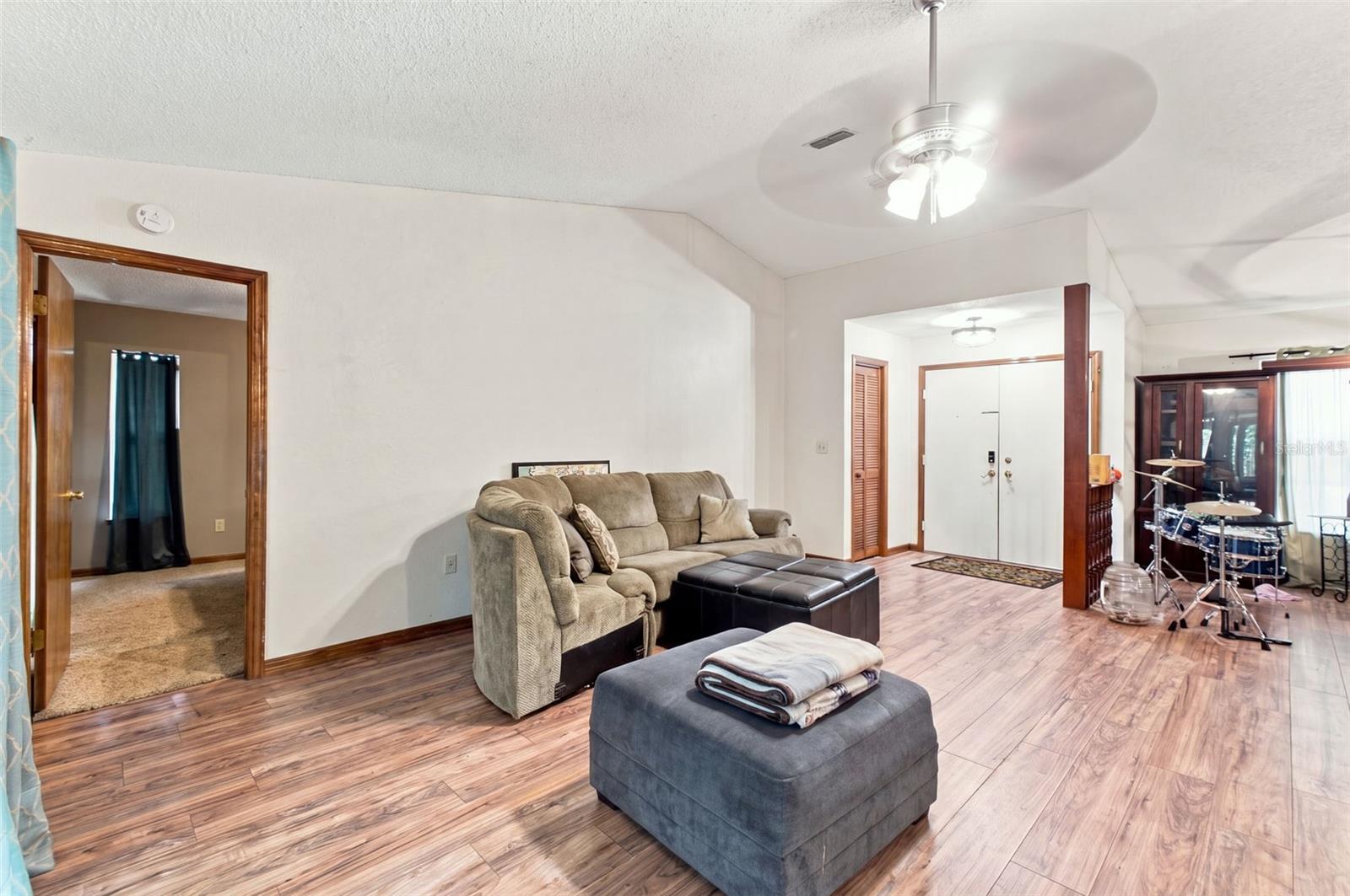 9355 Horizon Dr Property Photo 5