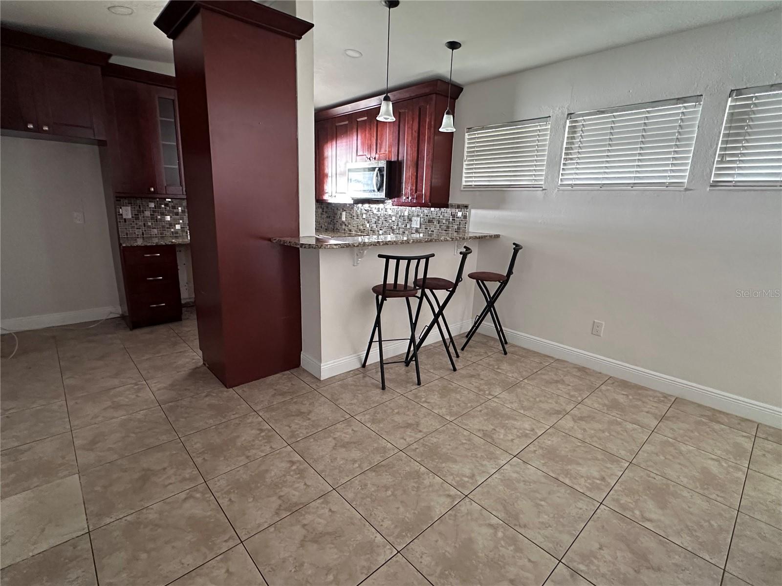 503 Broxburn Ave Property Photo 5
