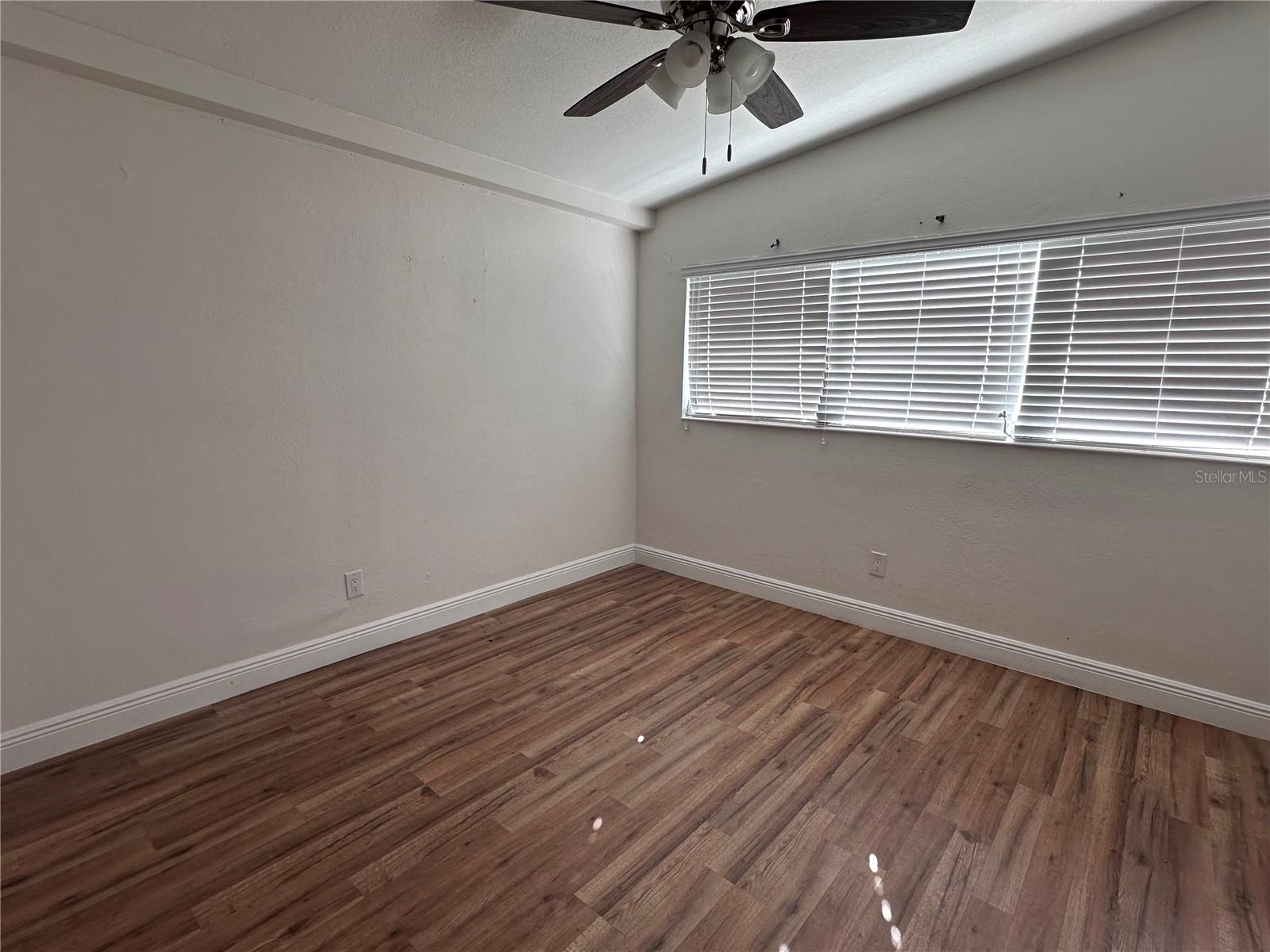 503 Broxburn Ave Property Photo 12