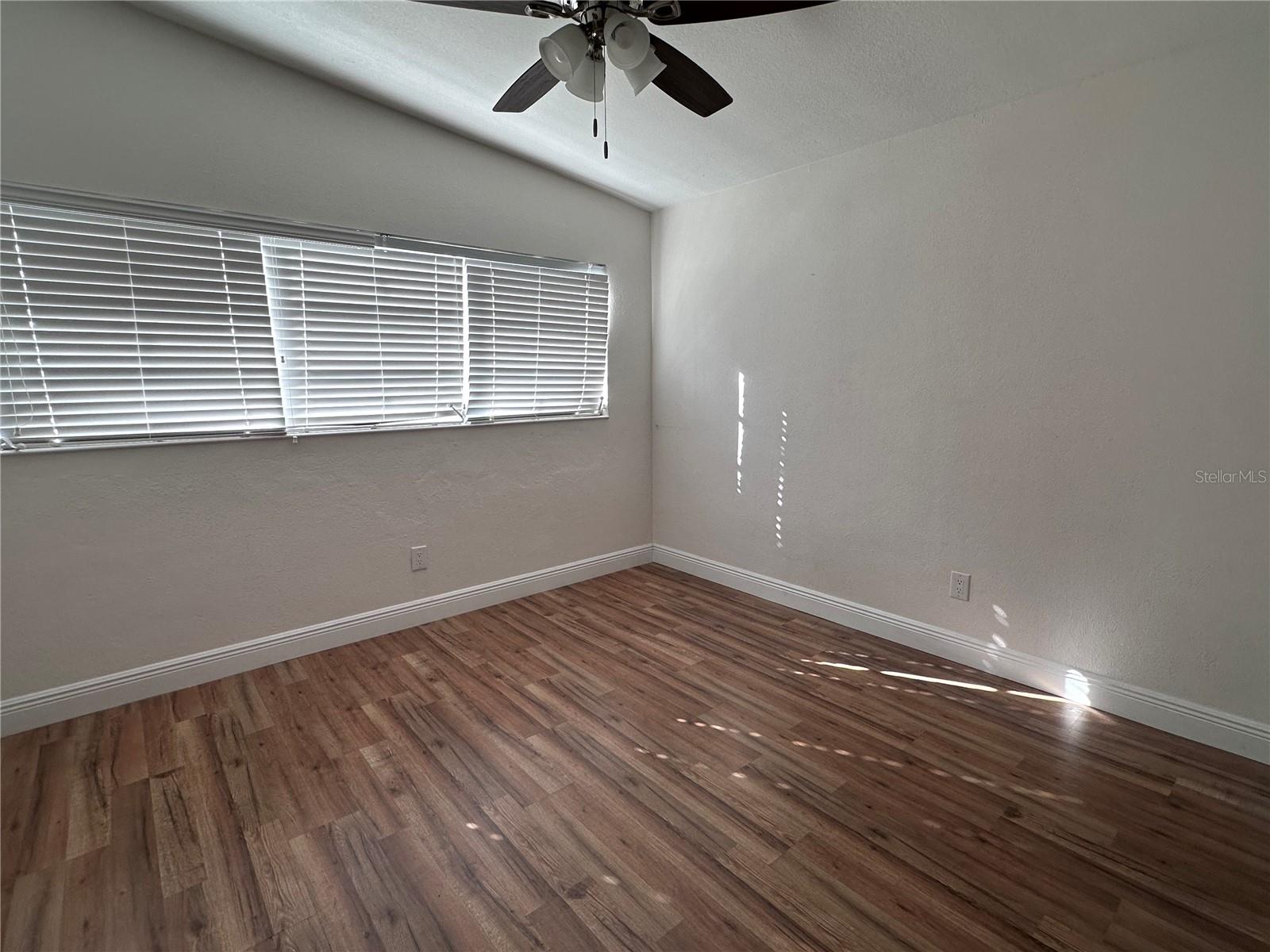 503 Broxburn Ave Property Photo 15