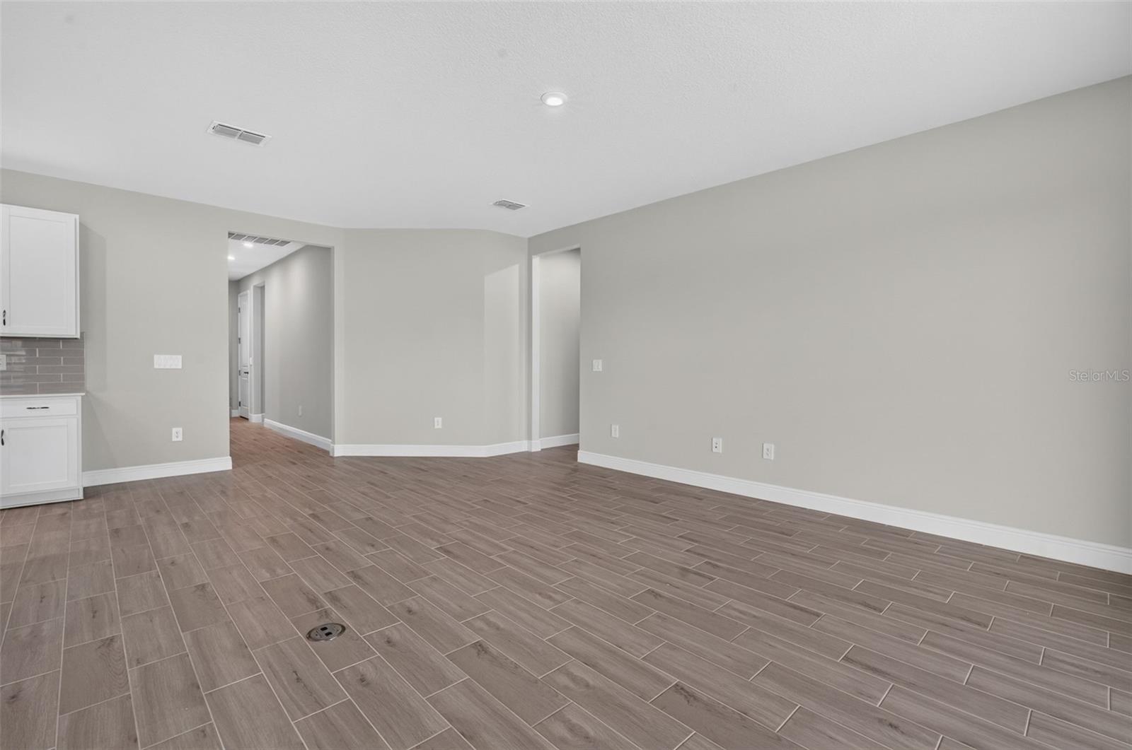12430 51st St E Property Photo 12
