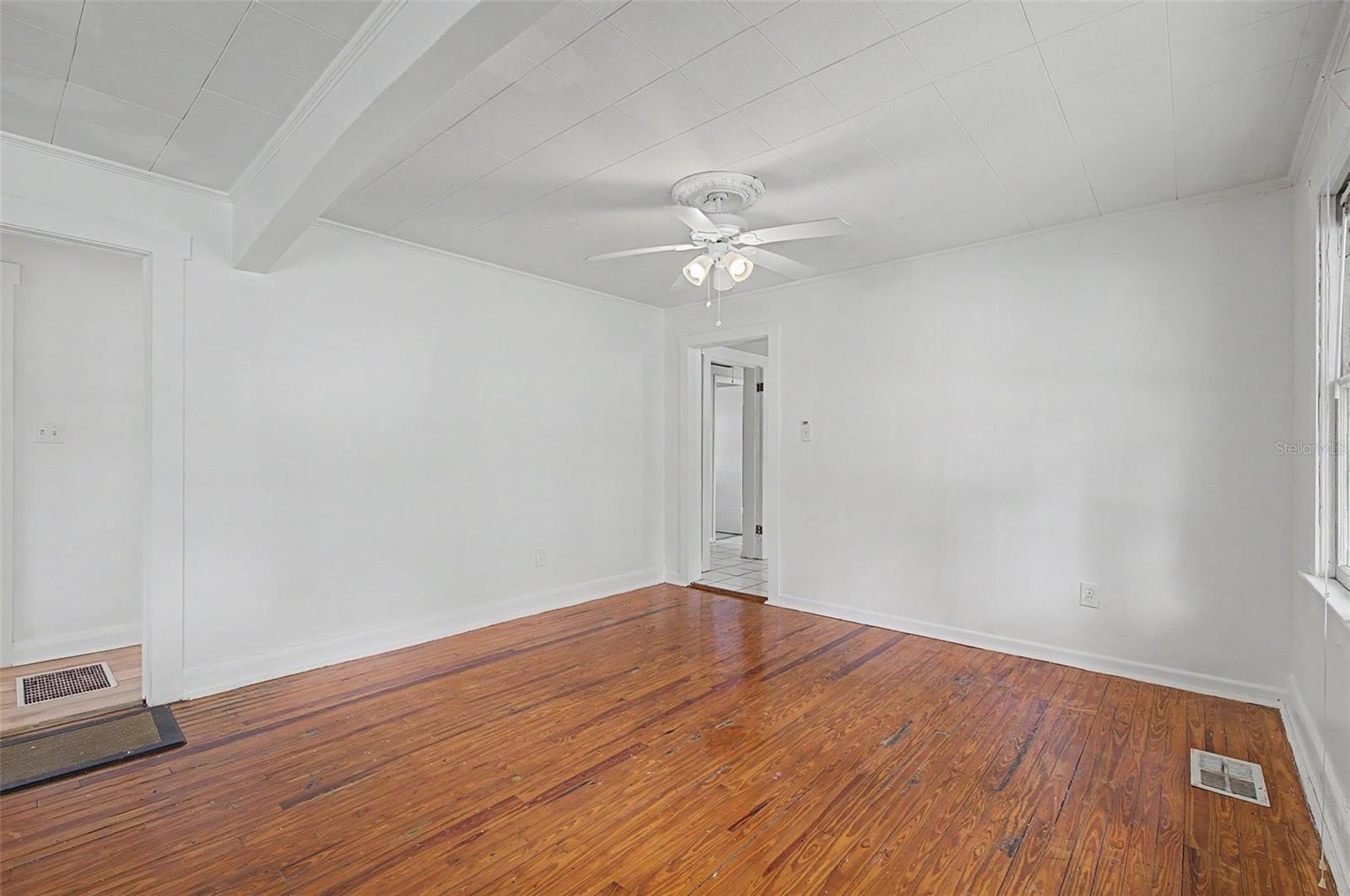 601 W Chelsea St Property Photo 14