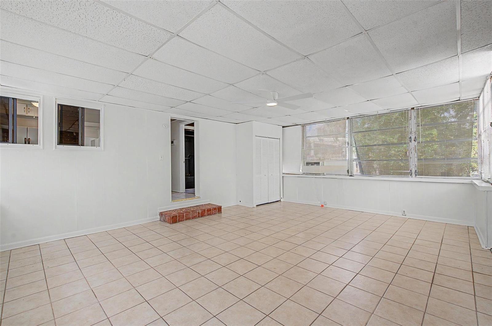 601 W Chelsea St Property Photo 22