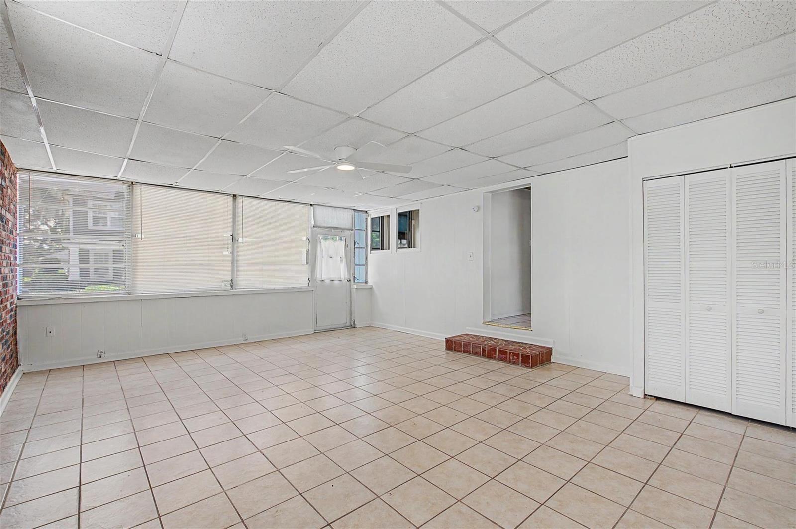 601 W Chelsea St Property Photo 24
