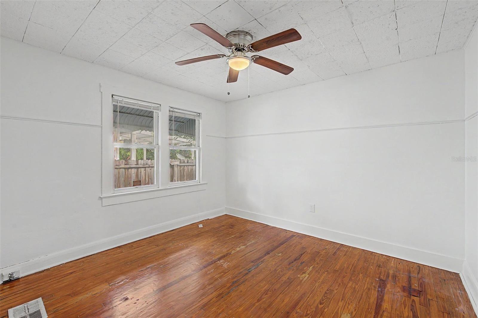 601 W Chelsea St Property Photo 31