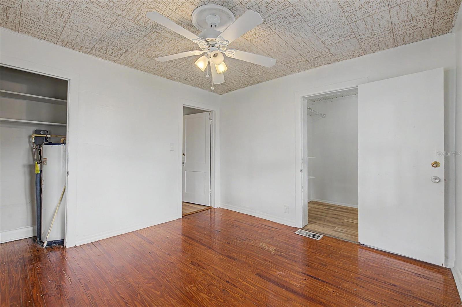 601 W Chelsea St Property Photo 35