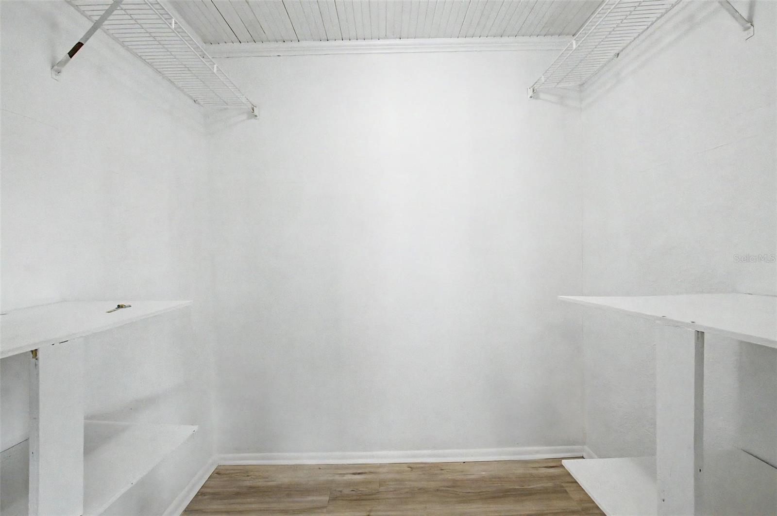 601 W Chelsea St Property Photo 37