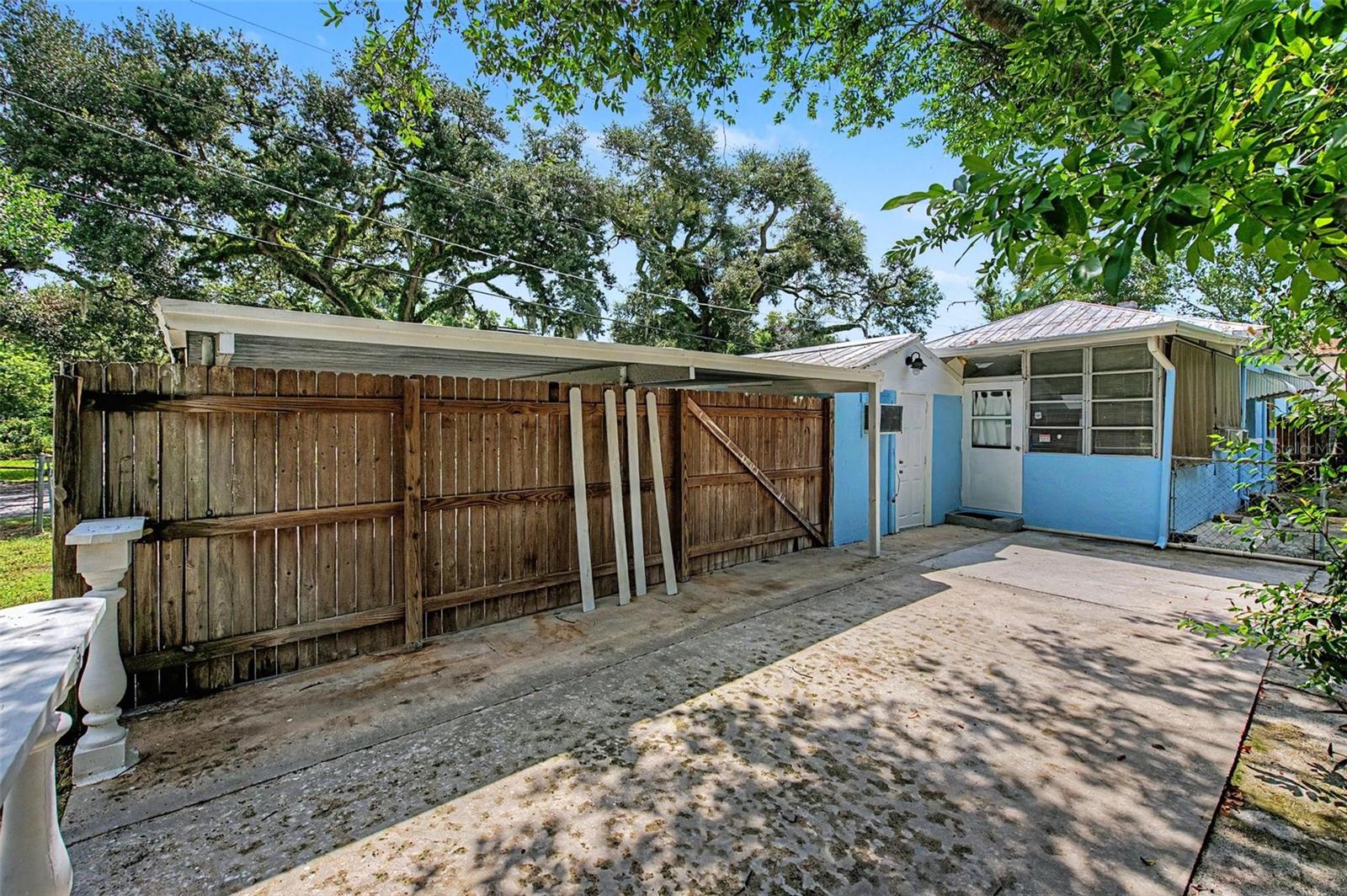 601 W Chelsea St Property Photo 50