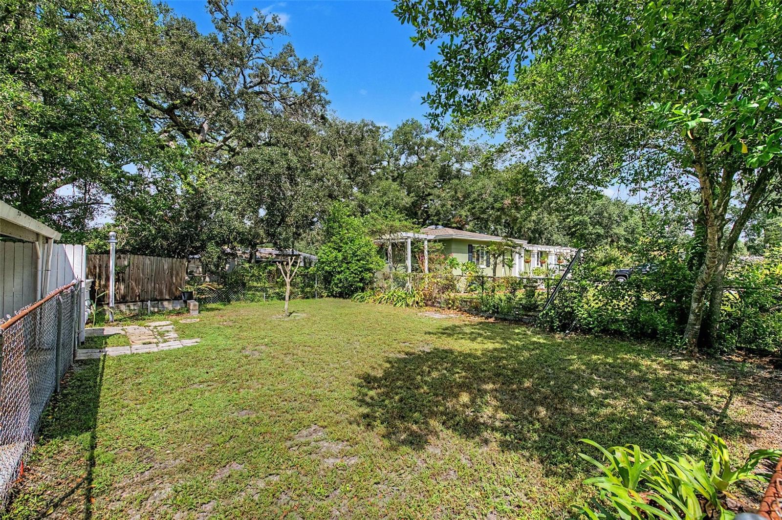601 W Chelsea St Property Photo 55