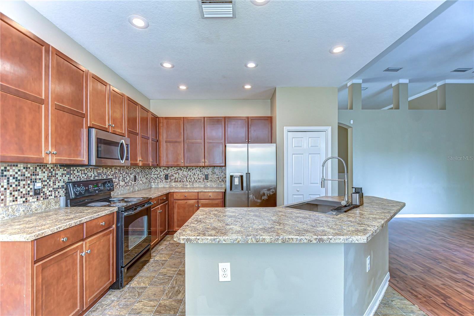 6716 Bluff Meadow Ct Property Photo 22