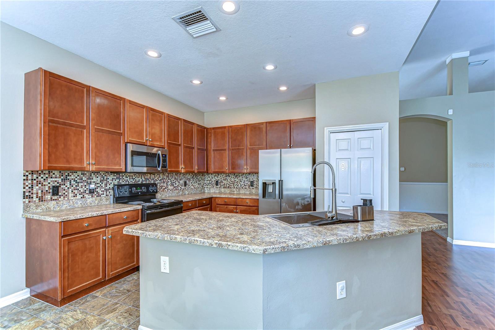 6716 Bluff Meadow Ct Property Photo 24