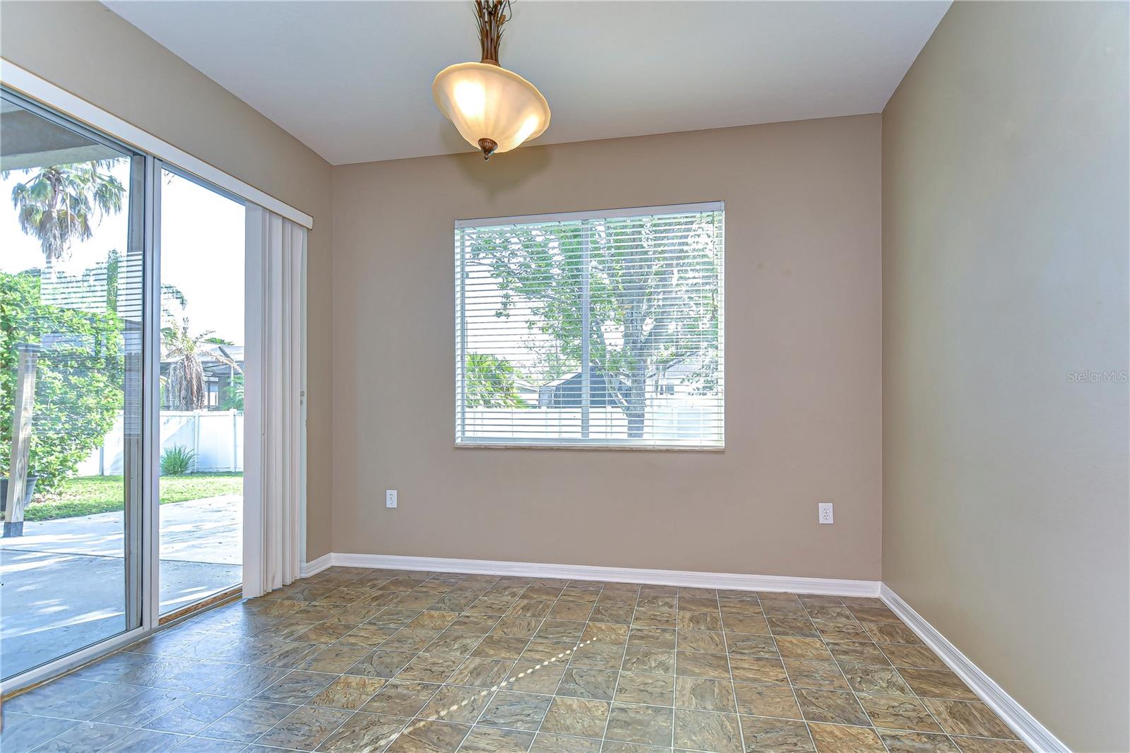 6716 Bluff Meadow Ct Property Photo 25