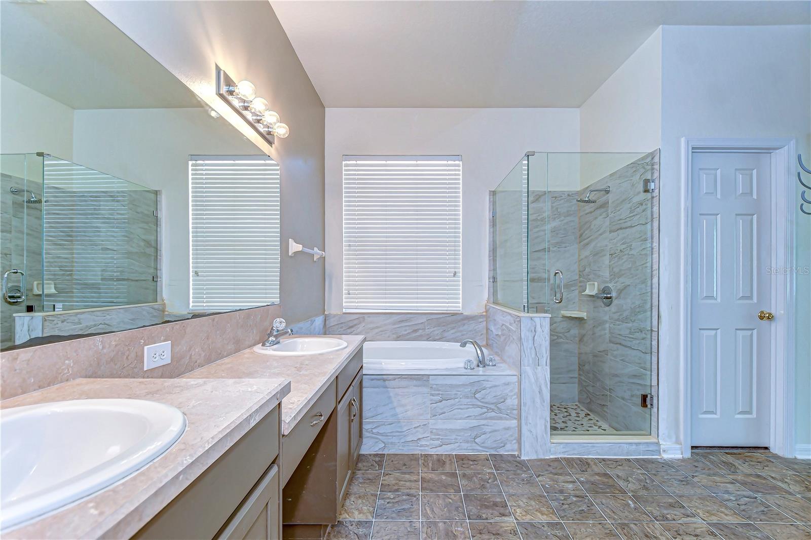 6716 Bluff Meadow Ct Property Photo 33