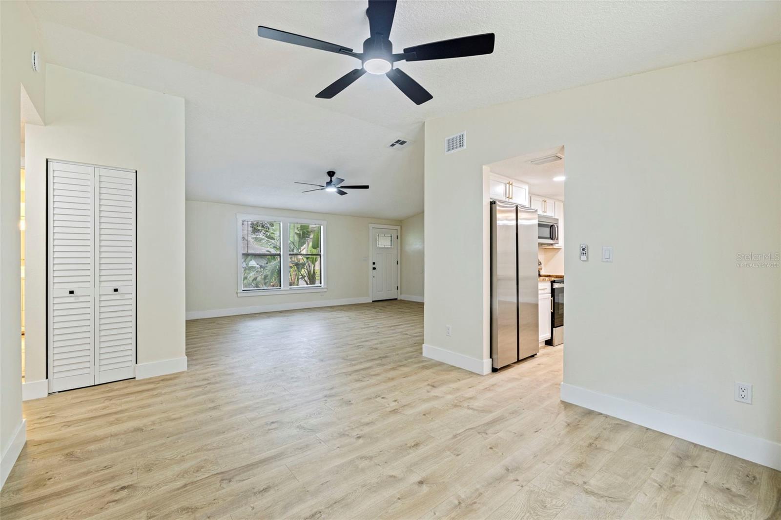 1671 Castlewood Ln Property Photo 22