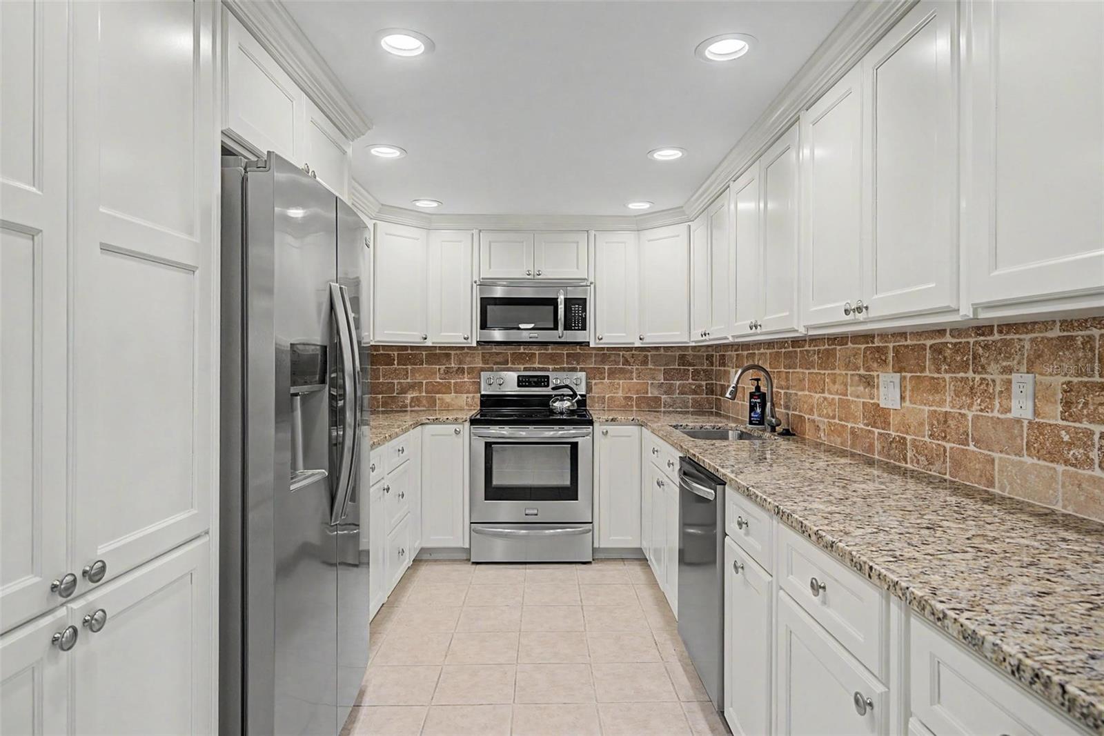 2700 Bayshore Blvd #11202 Property Photo 4