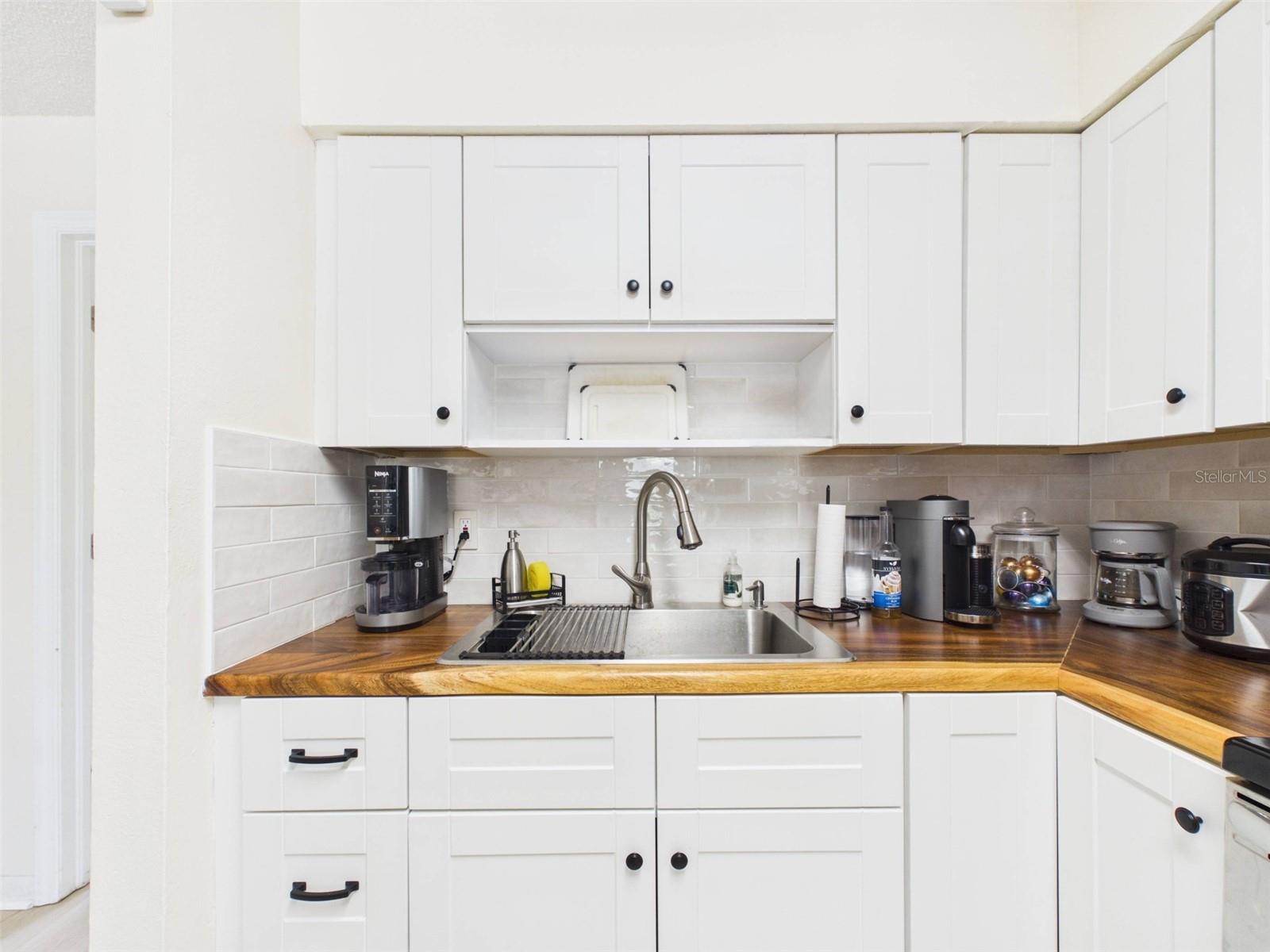 1411 E 109th Ave #b Property Photo 5