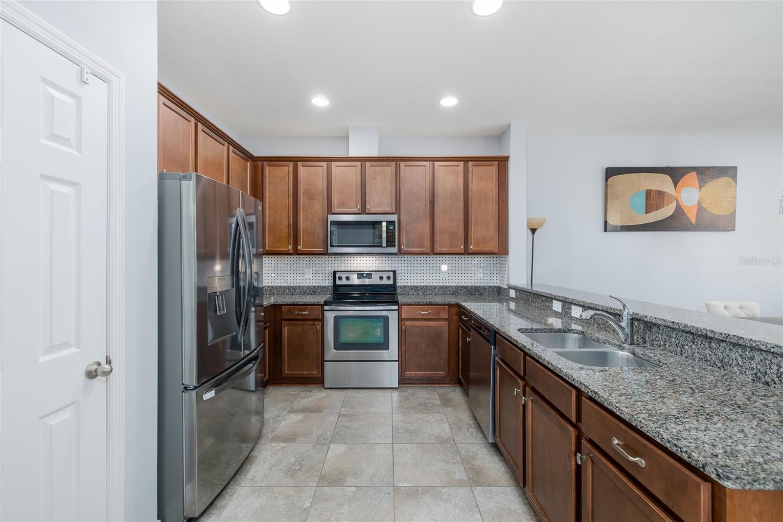 2220 Parrot Fish Dr Property Photo 5