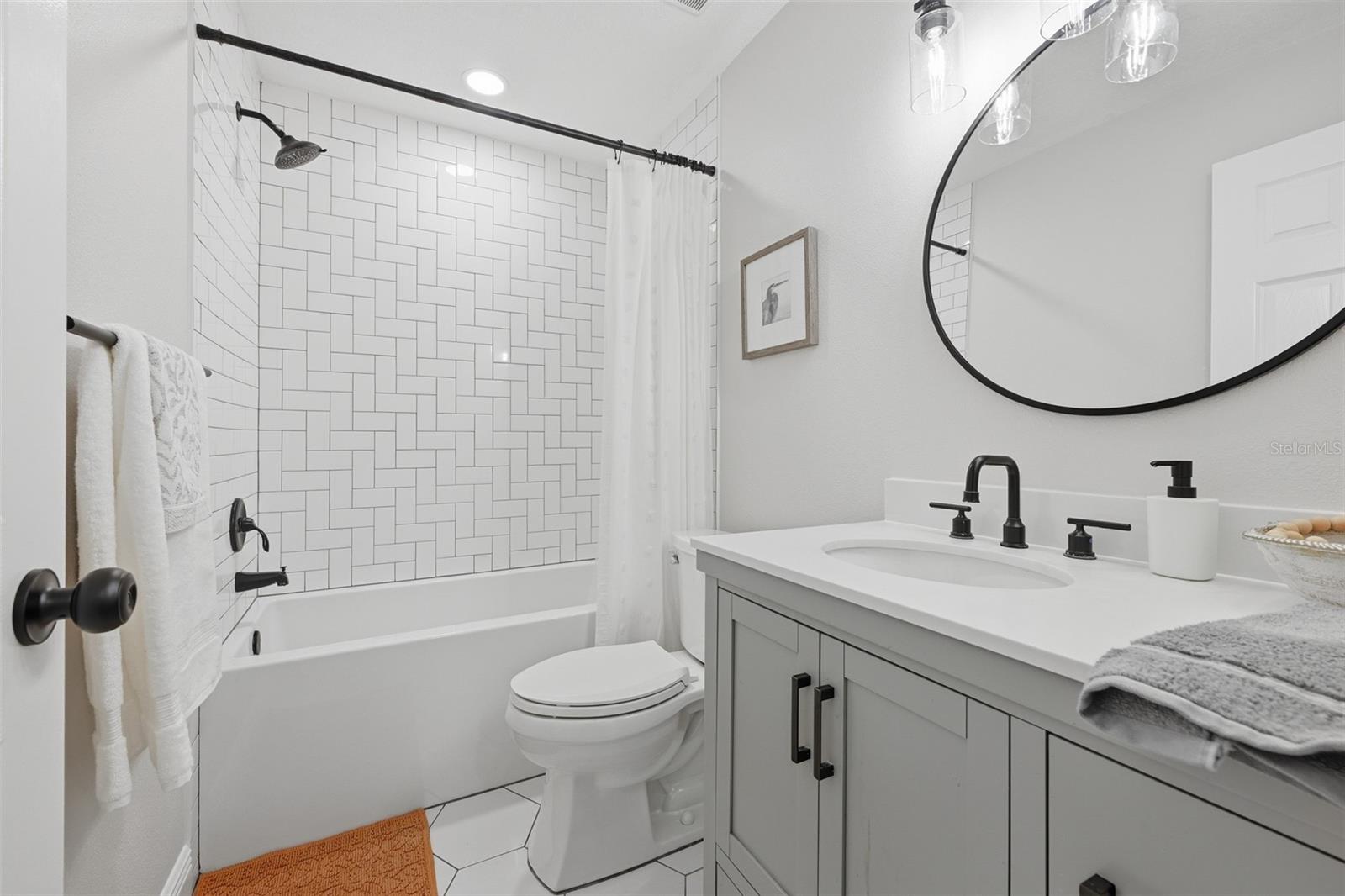 817 Ambassador Loop Property Photo 15