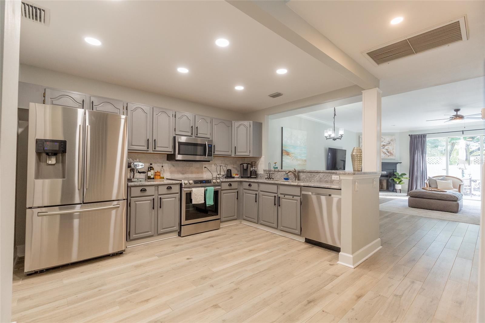 1508 S Bay Villa Pl #b Property Photo 5