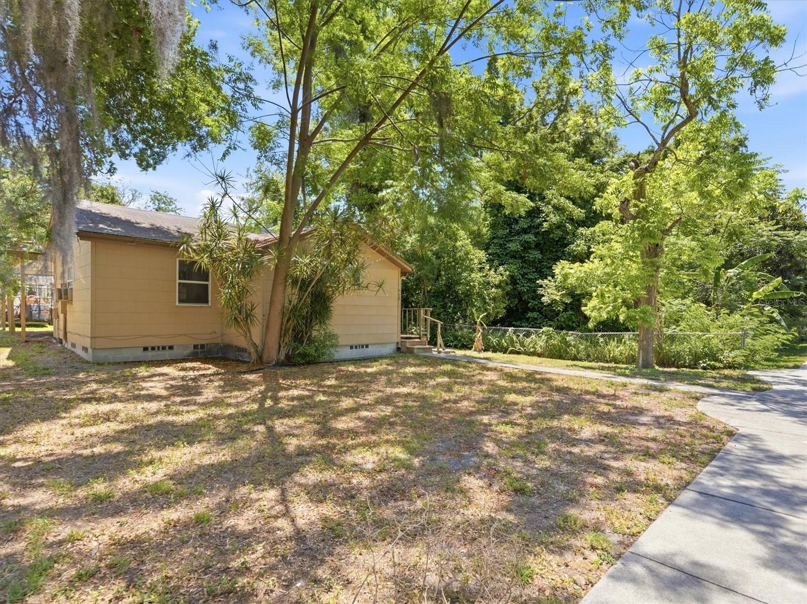 230 6th Ave N Property Photo 1