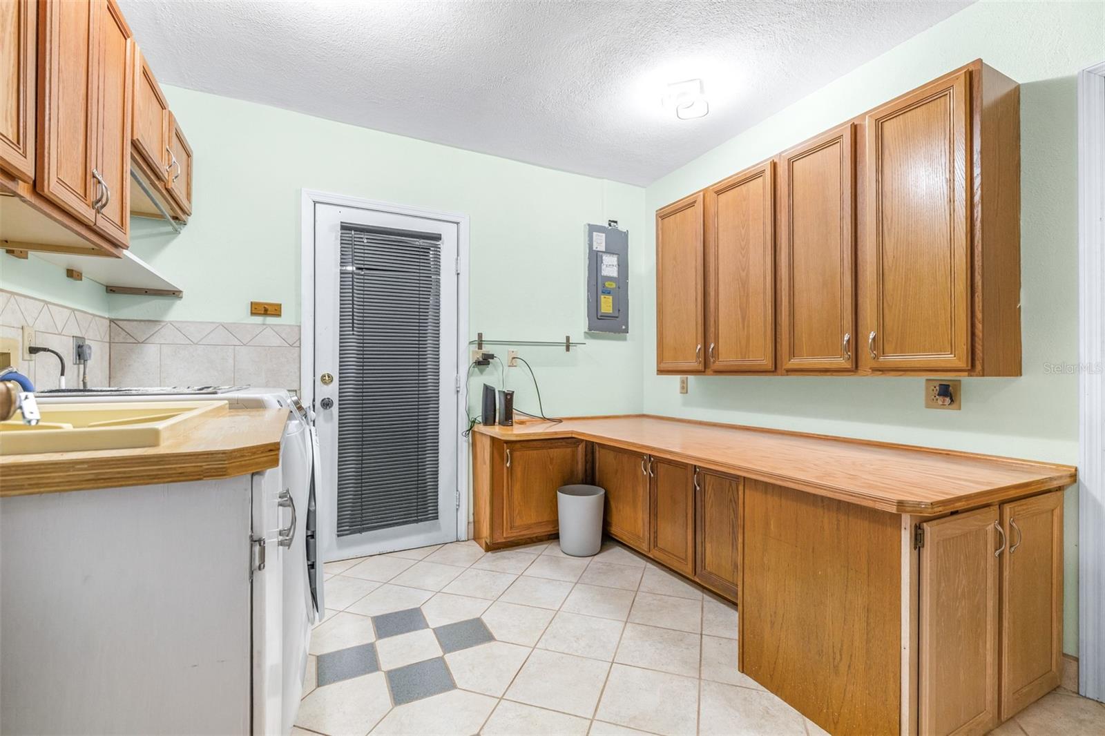 6330 E Vale St Property Photo 25
