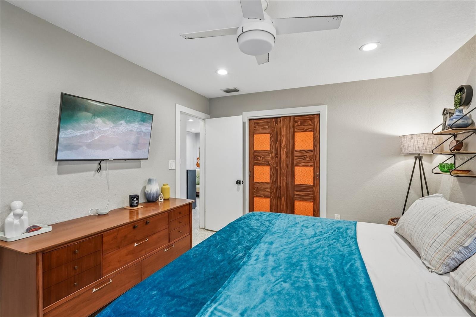 561 Lindley Ter Property Photo 12