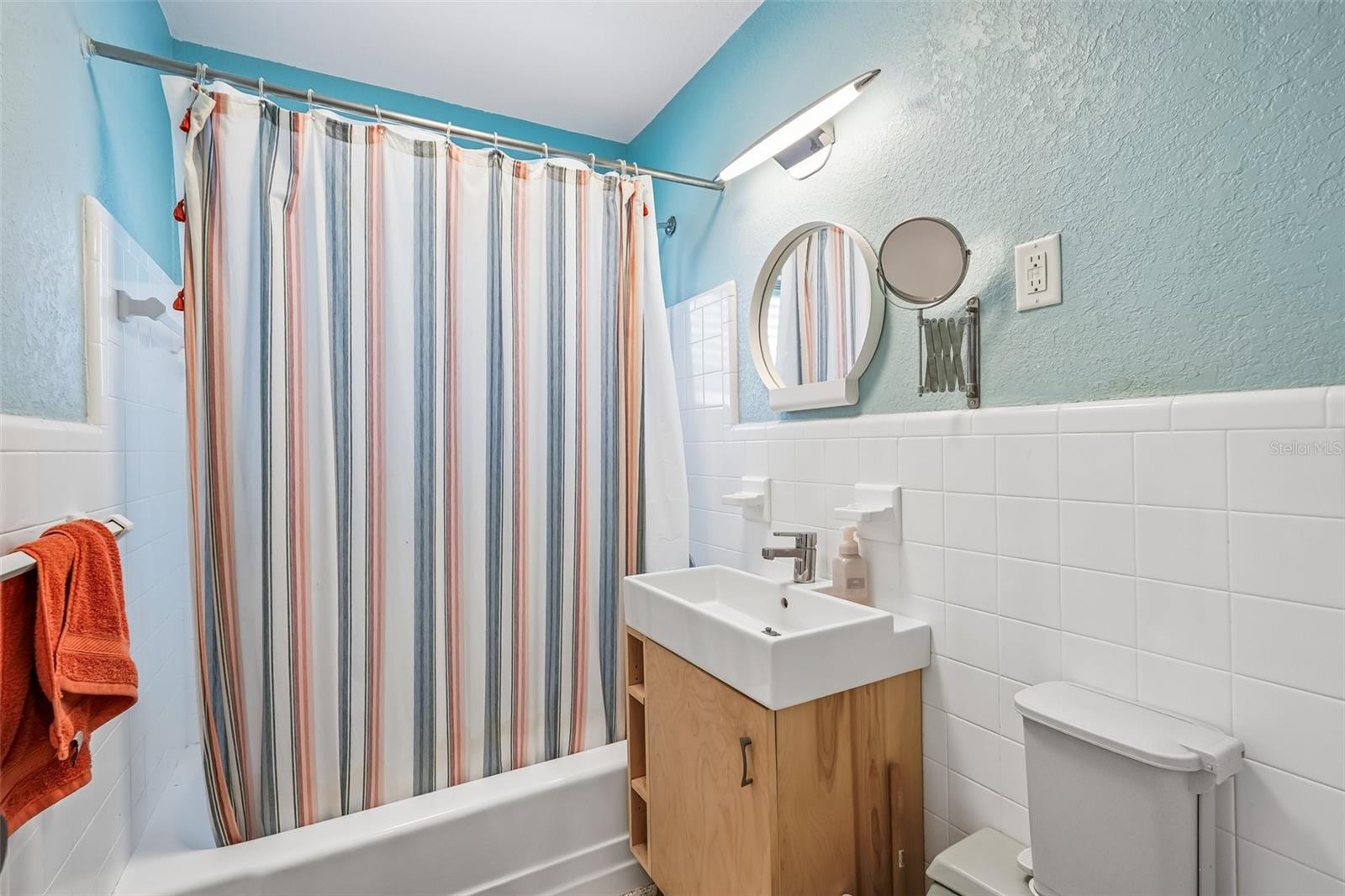 561 Lindley Ter Property Photo 13