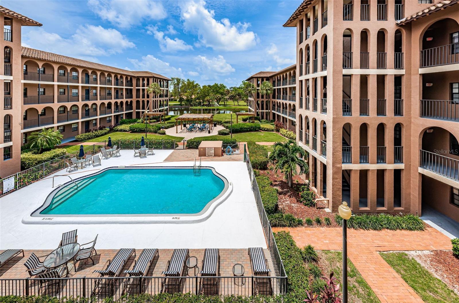 6100 GULFPORT BLVD S #405