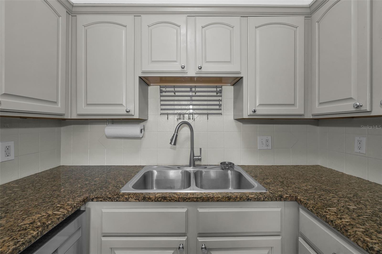 6100 Gulfport Blvd S #405 Property Photo 15